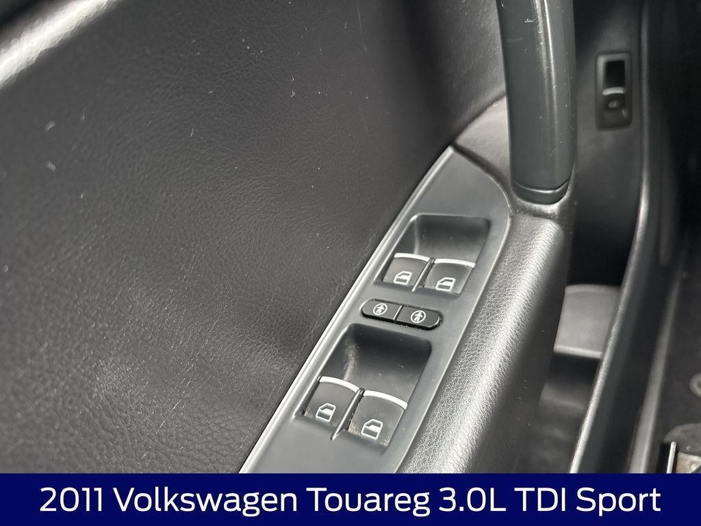 2011 Volkswagen Touareg V6 TDI Sport